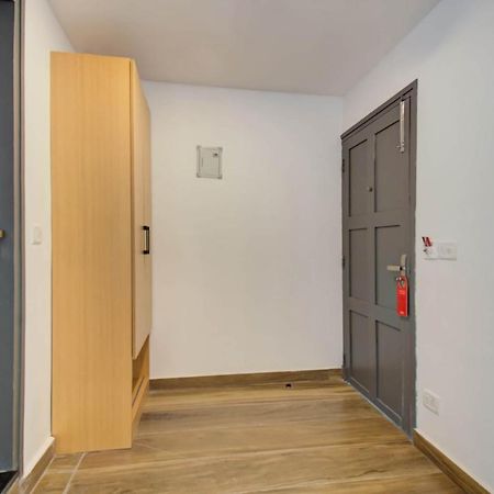 Отель Oyo Townhouse 061 Gcda Kakkanad Signal Коччи Экстерьер фото