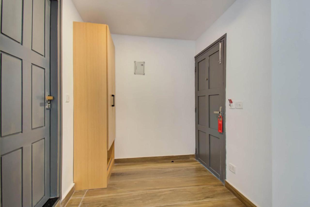 Отель Oyo Townhouse 061 Gcda Kakkanad Signal Коччи Экстерьер фото