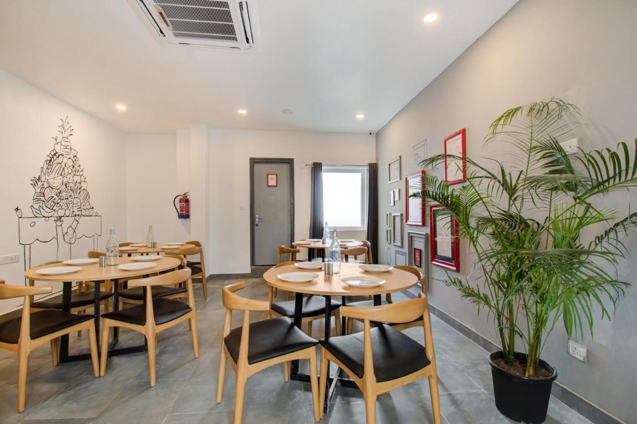 Отель Oyo Townhouse 061 Gcda Kakkanad Signal Коччи Экстерьер фото